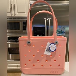 Peach baby bogg bag brand new with tags
